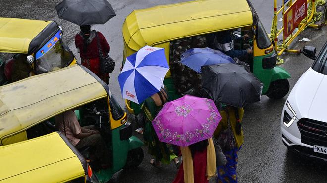  Bengaluru-rains-Cab-auto-rides-became-sparse-and-expensive