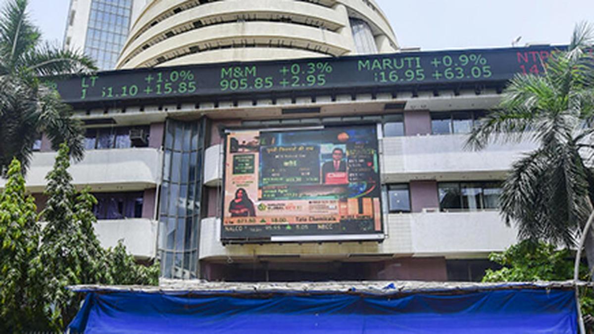 Sensex, Nifty advance on gains in IT, financial stocks amid global gains