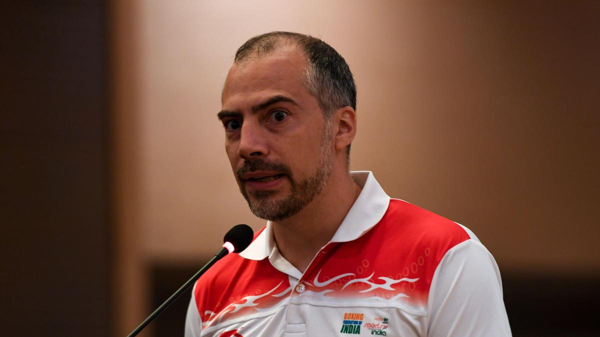 Nieva kembali sebagai pelatih kepala petinju wanita