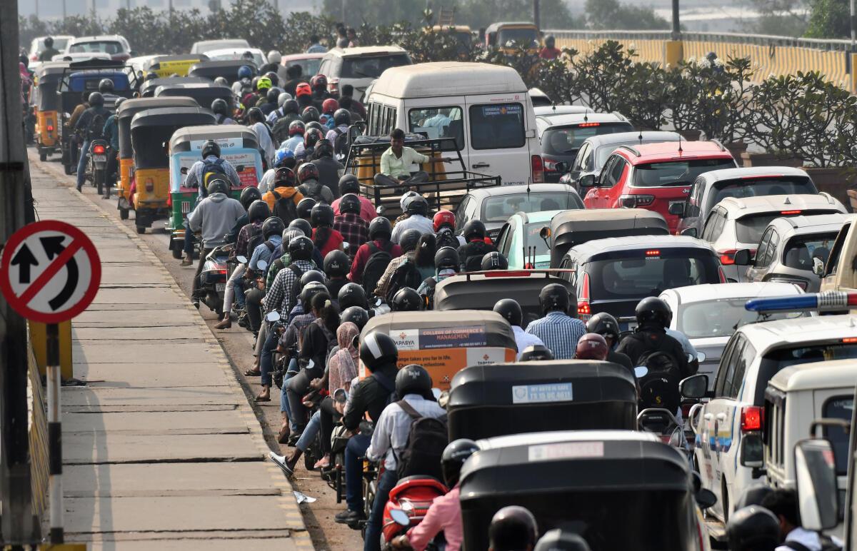 Watch | Here's how Hyderabad is easing traffic congestion - The Hindu