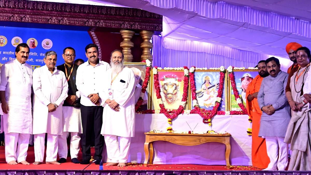 Show youth the correct way to ensuring nation’s development, says RSS leader