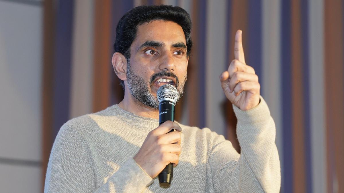 HRD Minister Lokesh expresses solidarity with ‘kova bun’ vendor
