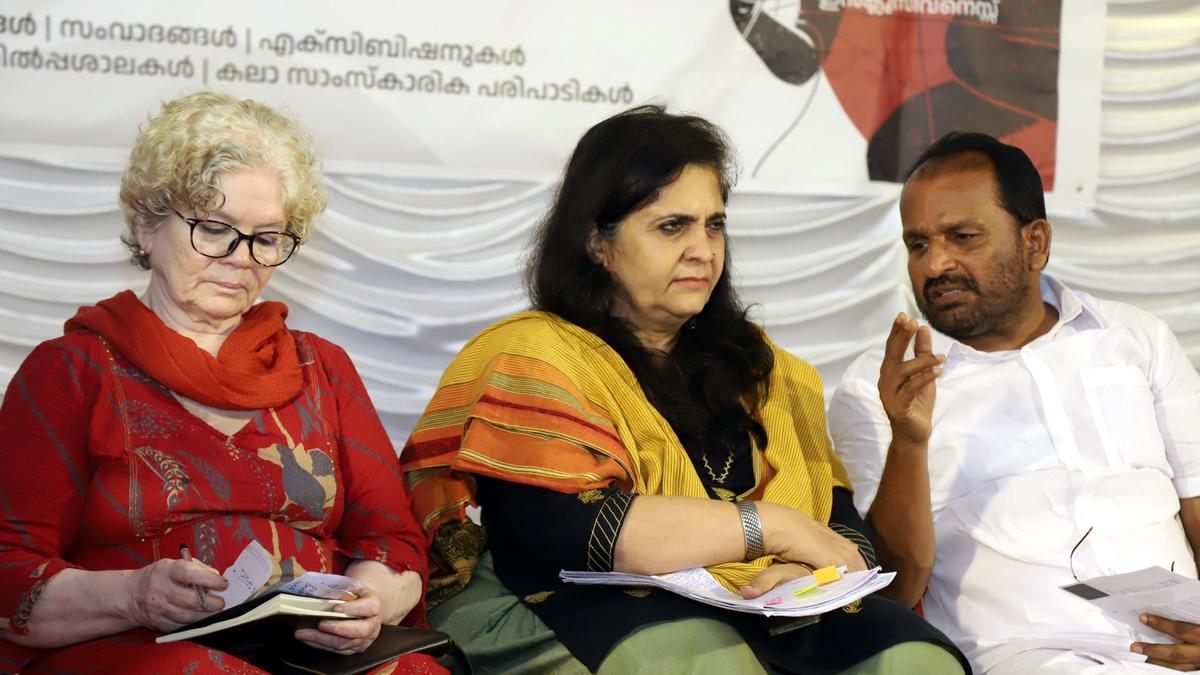 Social forums should work to break silence of society against proto fascist regime, says Teesta Setalvad 