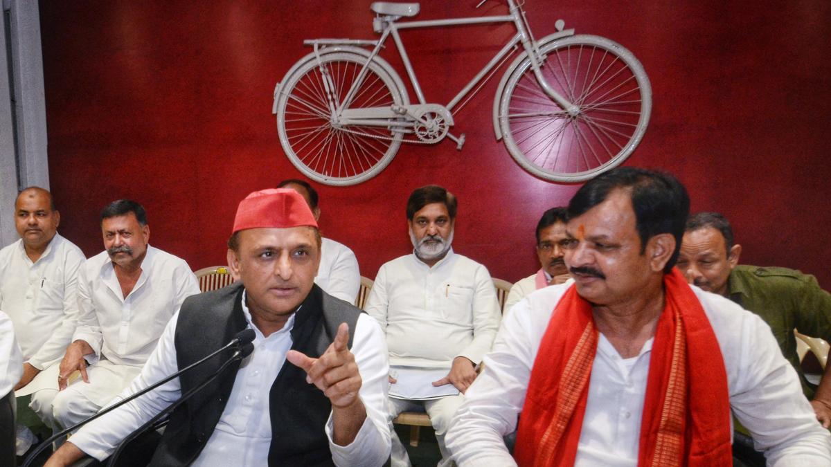 Amid speculated ‘rift’ within Uttar Pradesh BJP, Akhilesh brings ‘monsoon offer’