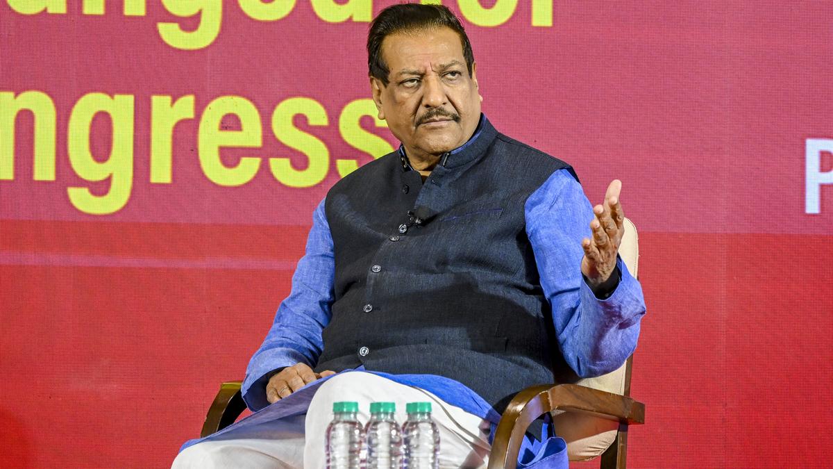 Congress leader Prithviraj Chavan says Arvind Kejriwal will win in Delhi; retracts statement