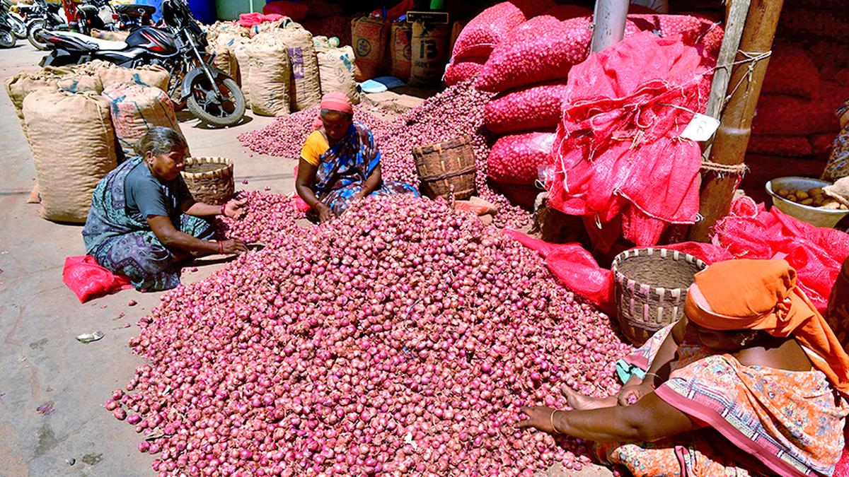 Onion prices expected to rule high this festive season, say traders in Tiruchi