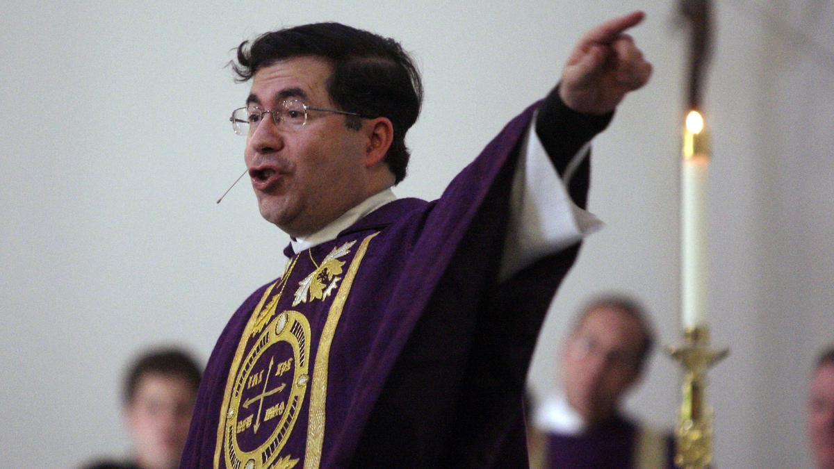 Anti-abortion U.S. priest Frank Pavone defrocked for blasphemous posts