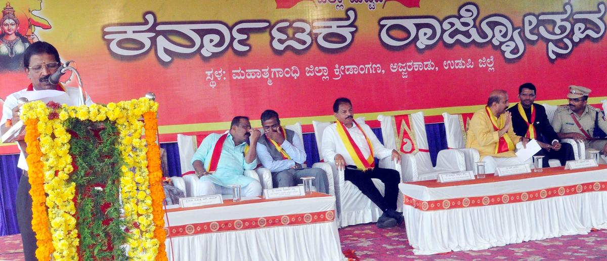 Leave aside differences and work for the cause of Kannada: Angara