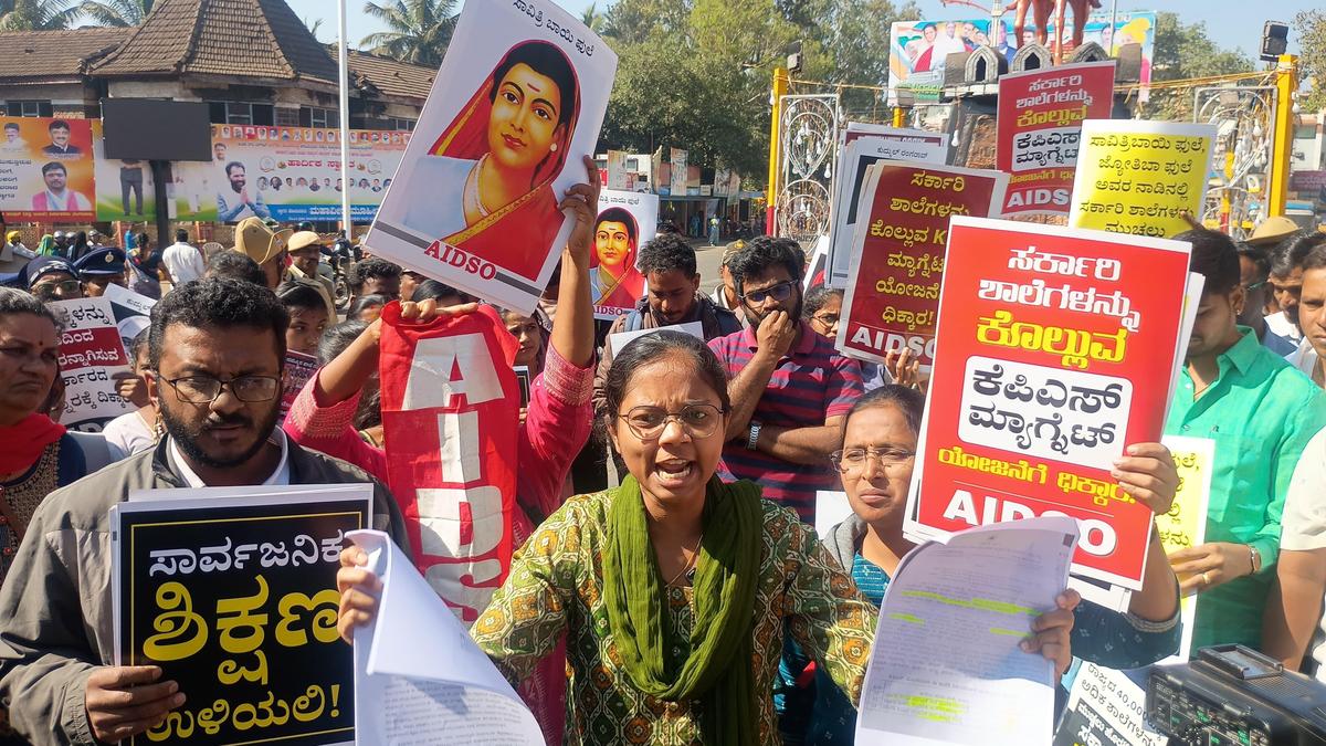 AIDSO stages protest against merger of rural schools