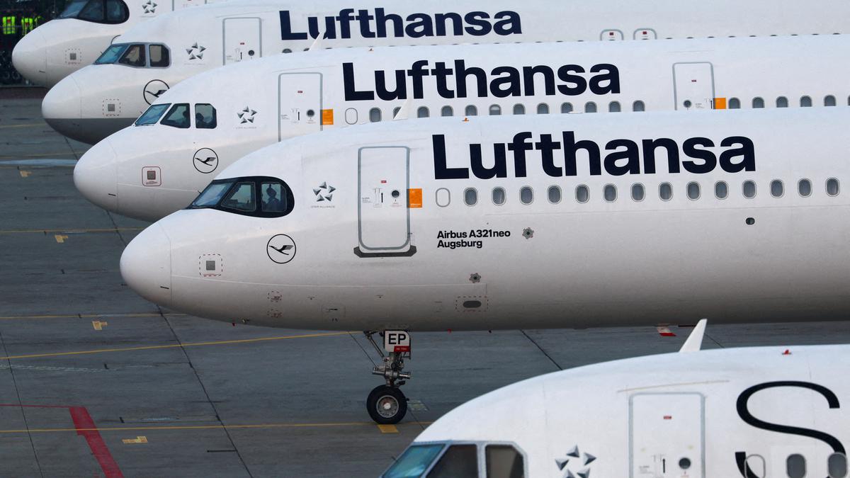Lufthansa stops using Iran airspace, keeps halt on Tehran flights