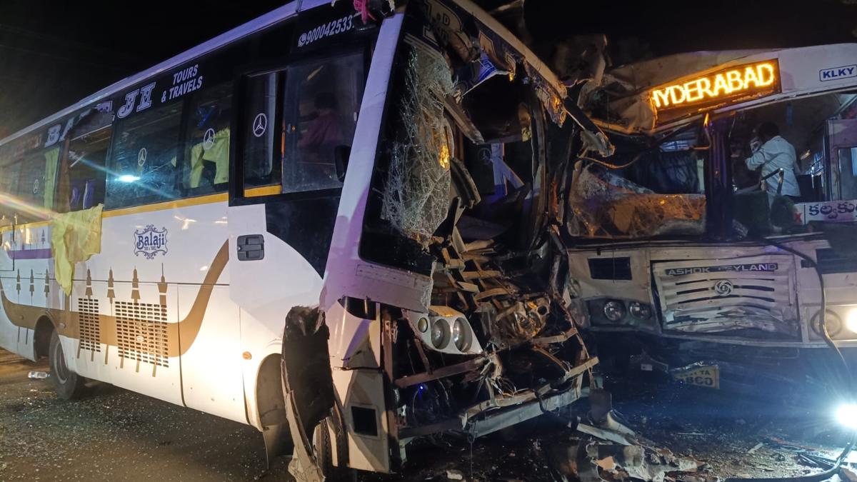 30 hurt in a private-TSRTC bus collision on Srisailam highway