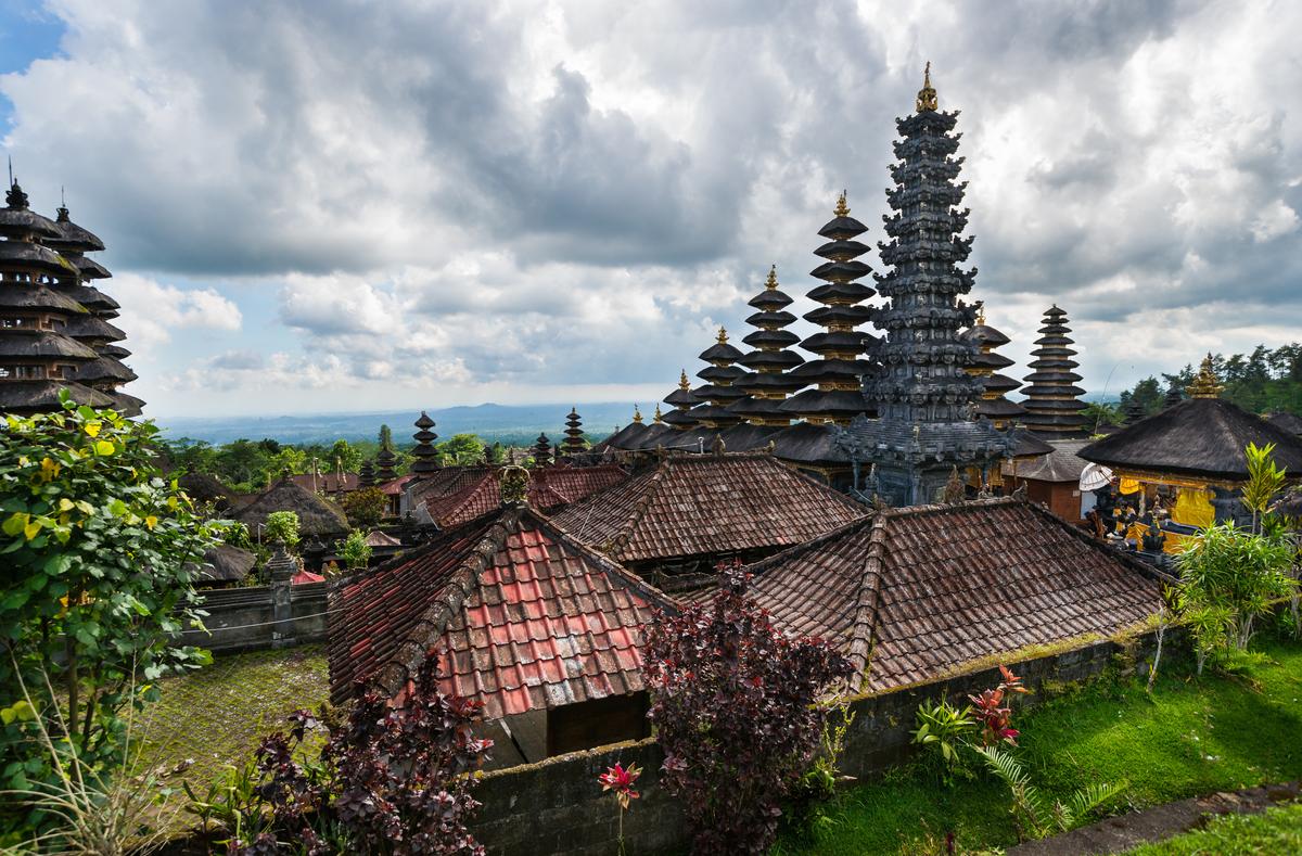 Shingles on the roof, typical of Bali architecture. 