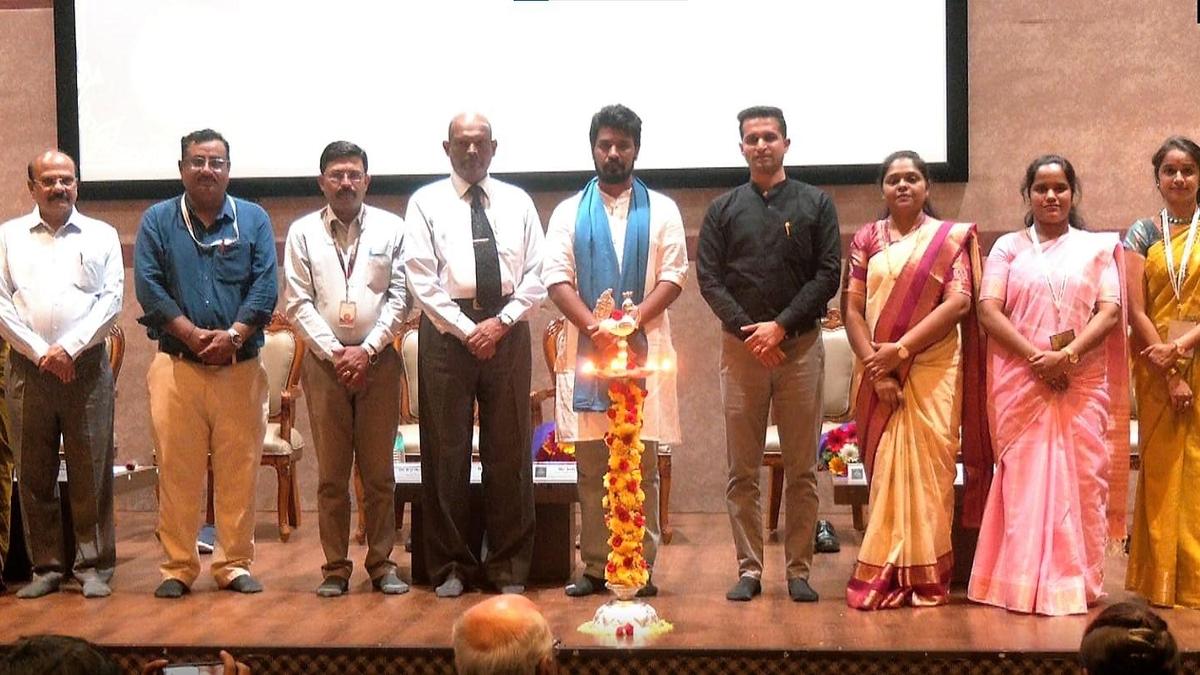 Acquire additional skills along with obtaining a degree, students told