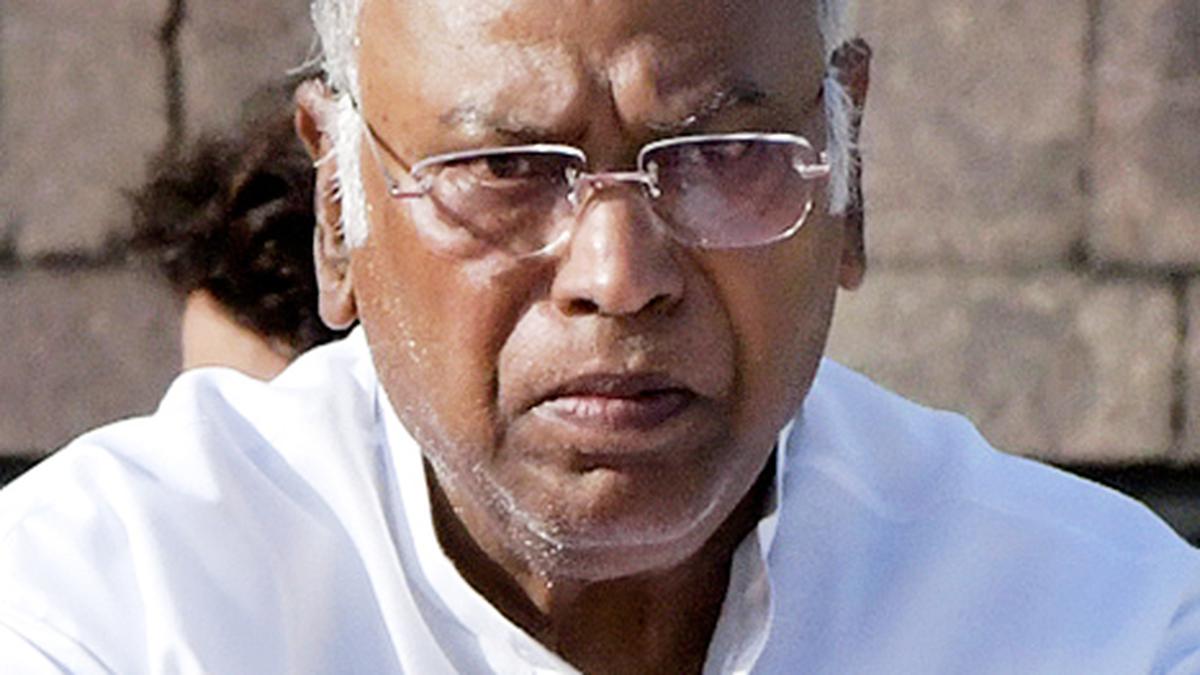 Kharge says he will condemn Tamil Nadu Minister Senthilbalaji’s arrest in the night