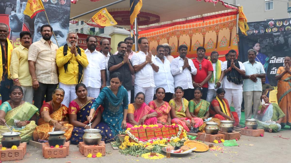 TDP leaders offer Pongallu to Gangamma during protest