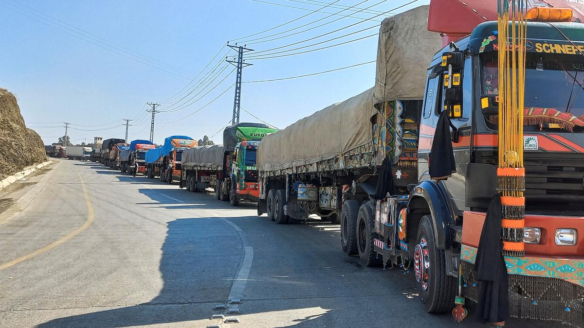 Pakistan exporters face huge losses as border crossing with Afghanistan shut for five days