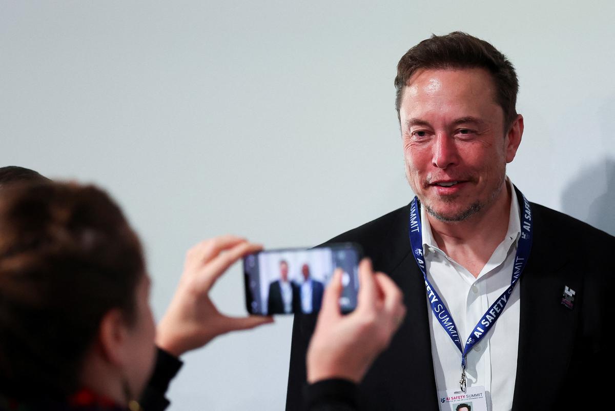 xAI: Elon Musk announces a new AI company