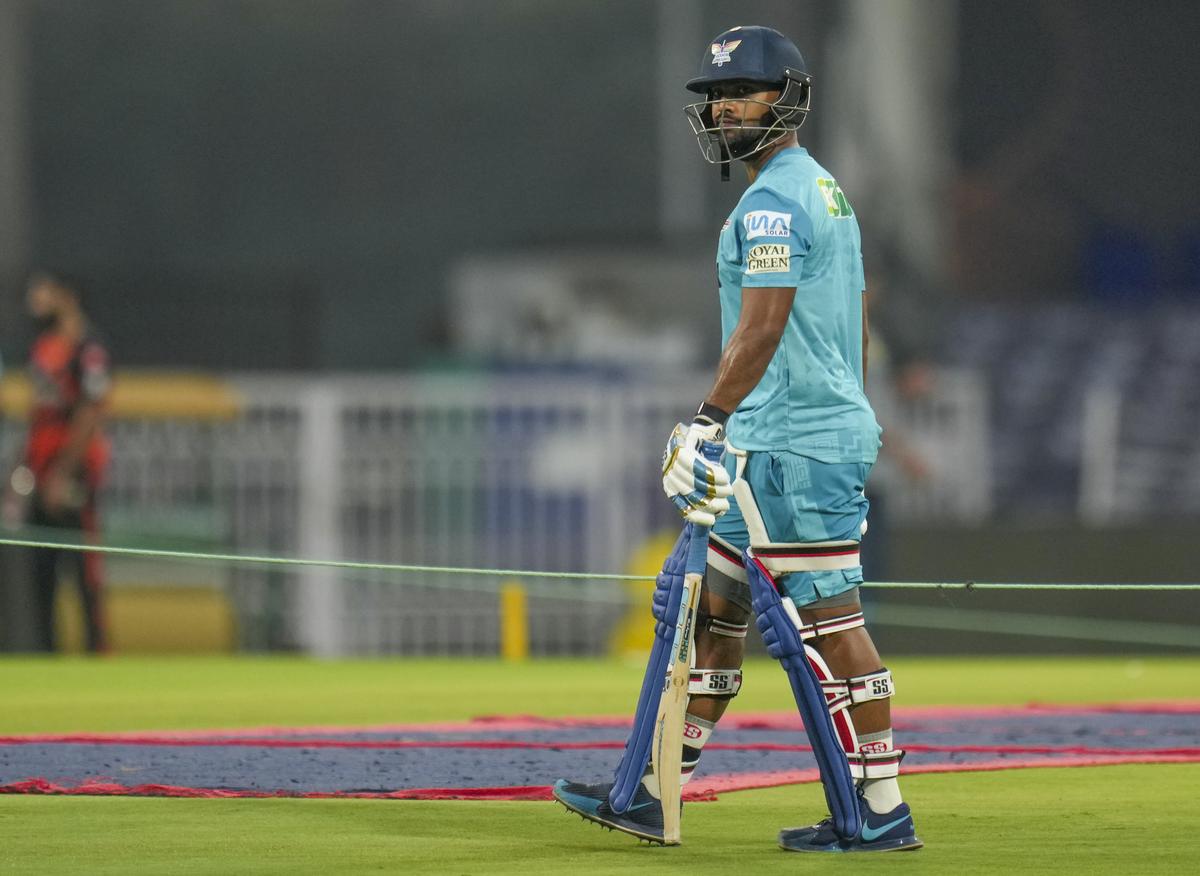 वेस्ट इंडियन निकोलस गड़न 29 पर अंतर्राष्ट्रीय क्रिकेट से सेवानिवृत्त हो गए 8 PTI05 18 2025 000346A
