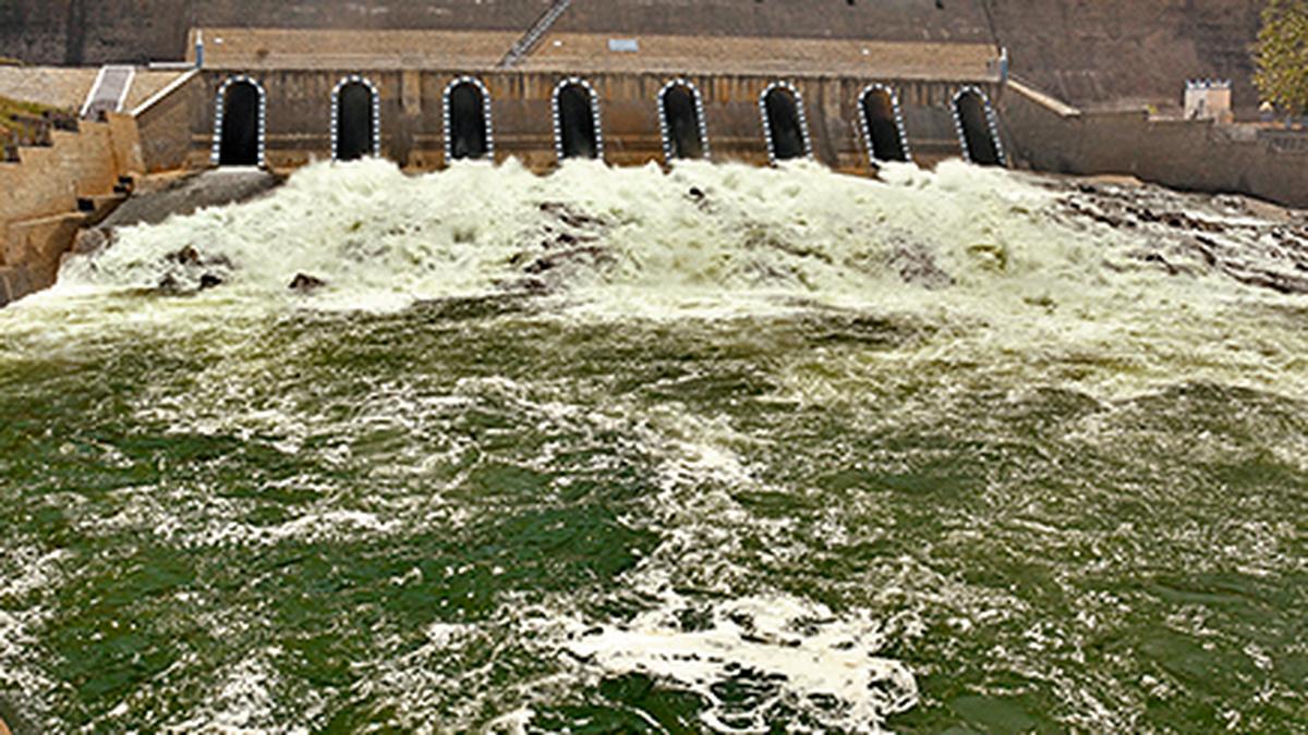Water level in Mettur Dam stands at 37.98 feet