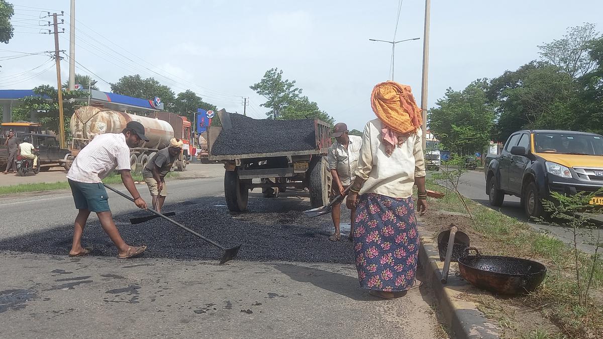 Crater on Baikampady-Panambur stretch of NH 66 claims scooterist’s life