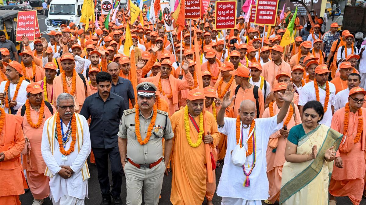 ‘Bhajan Clubbing’ event draws huge crowds in Vizag