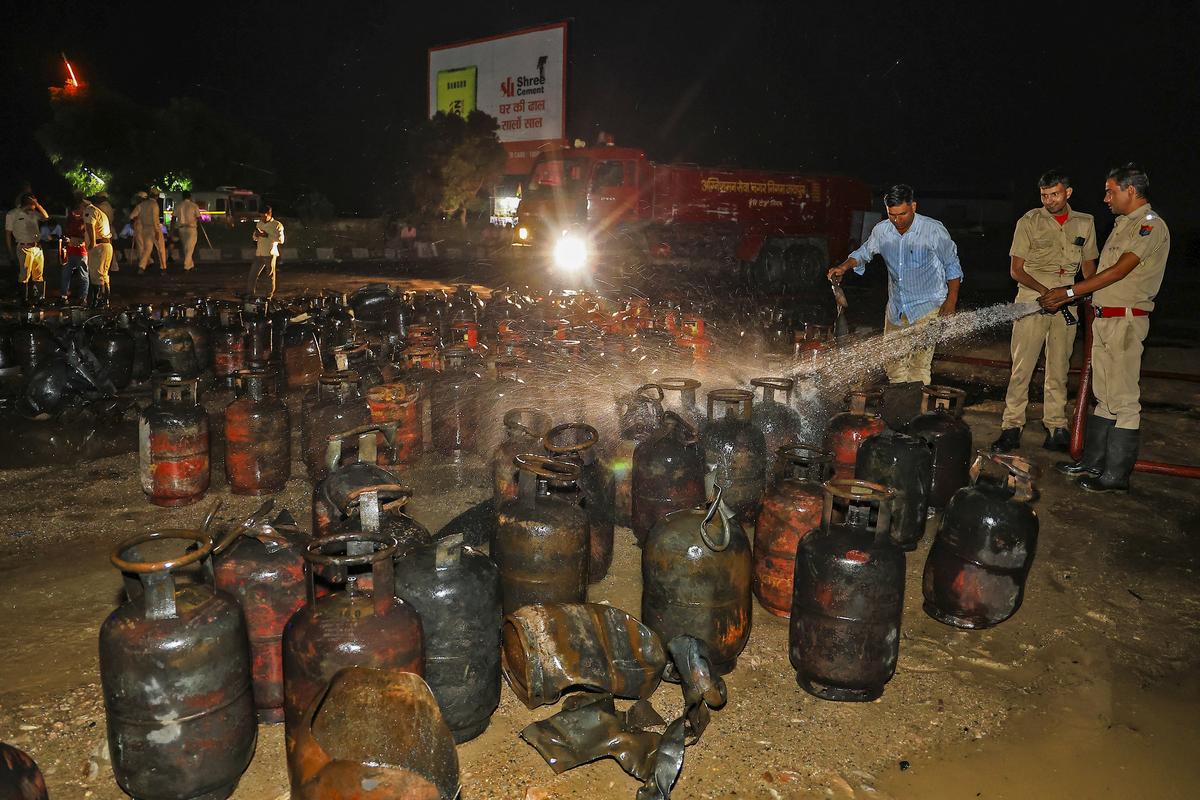 Massive blaze on Jaipur-Ajmer highway as over 40 gas cylinders explode after road crash - The Hindu