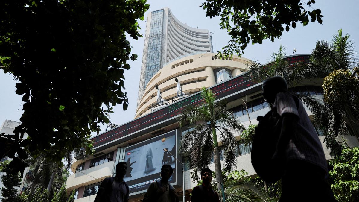 Stock markets rebound led by banks, positive global trends