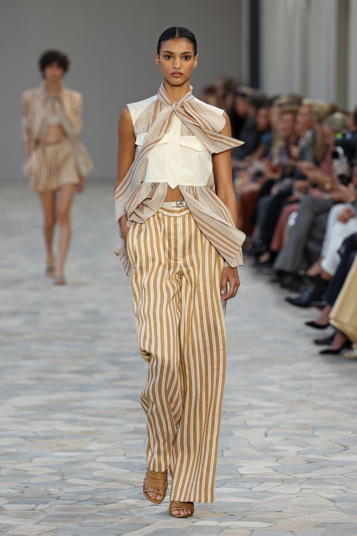 A model walks the runway at the Alberta Ferretti fashion show during the Milan Spring/Summer 2025 Womenswear collection on September 17, 2024 in Milan, Italy.  