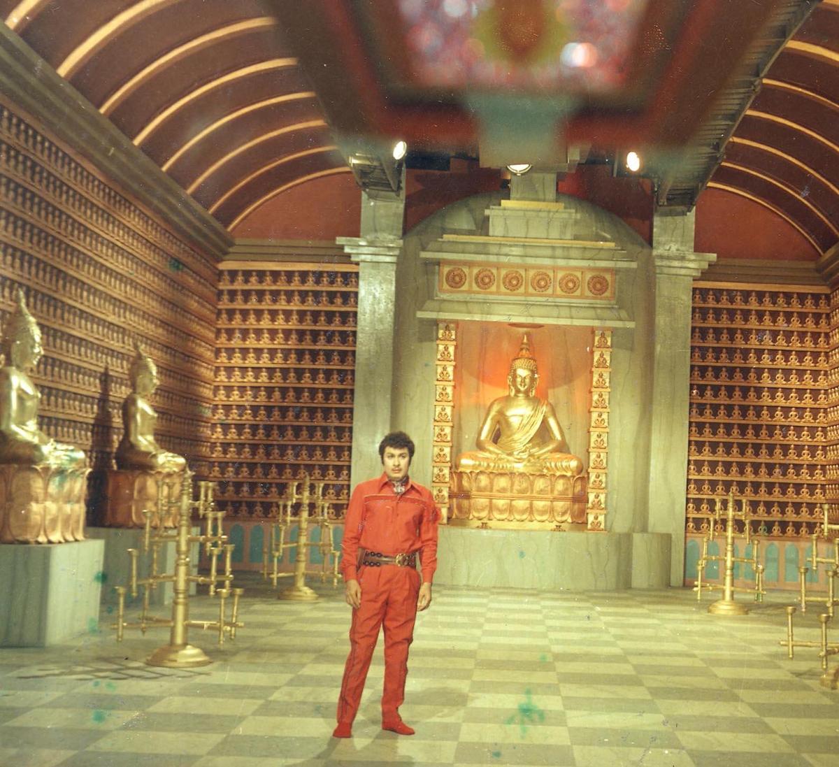 उलागम सुट्रम वलिबन में एमजी रामचंद्रन