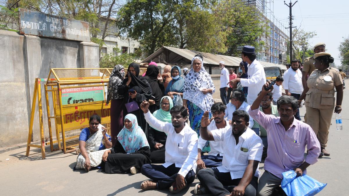 Erode (East) bypoll | Use of five ballot units at each booth delayed polling, voters say more booths were needed