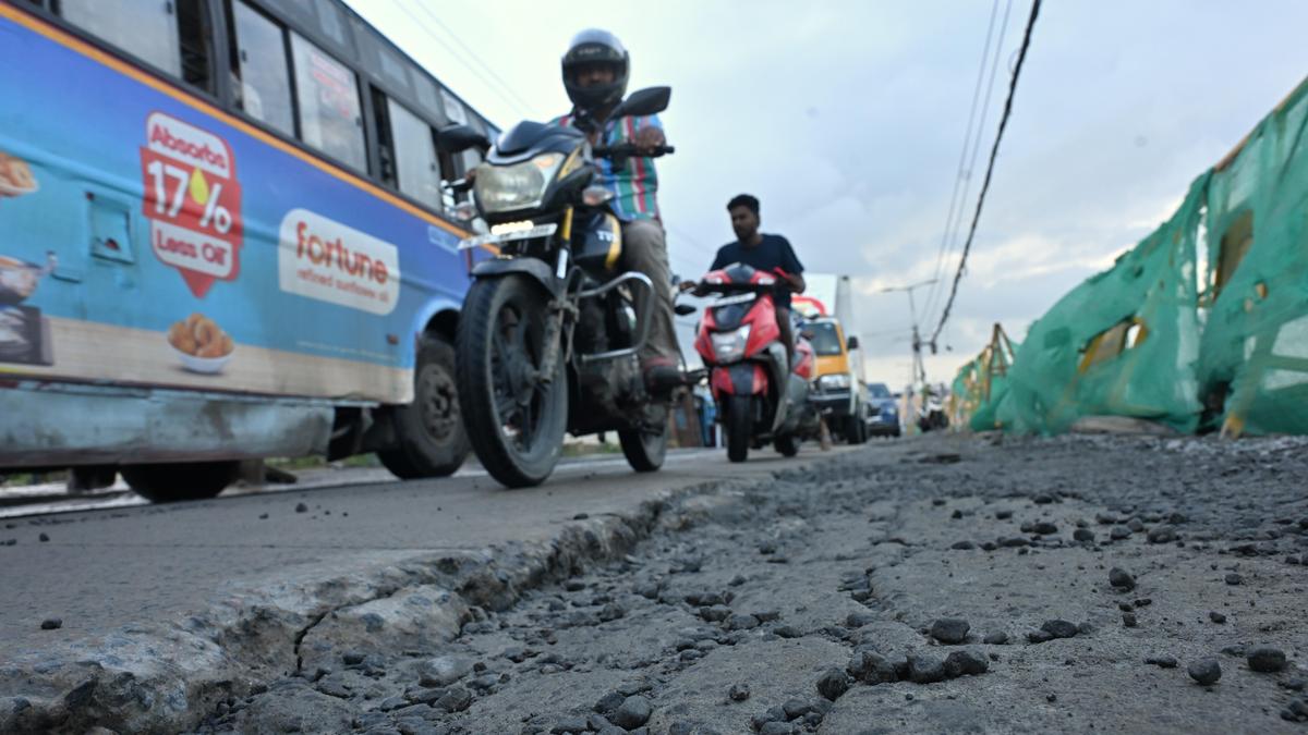 Daily commute on Nookampalayam Link Road a headache for motorists