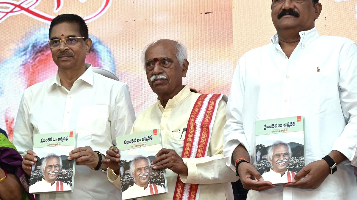 Dattatreya’s autobiography launched in Vizag