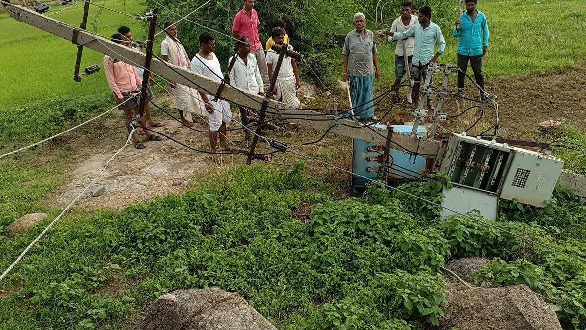 GESCOM yet to completely remove fallen electricity poles from fields, say farmers