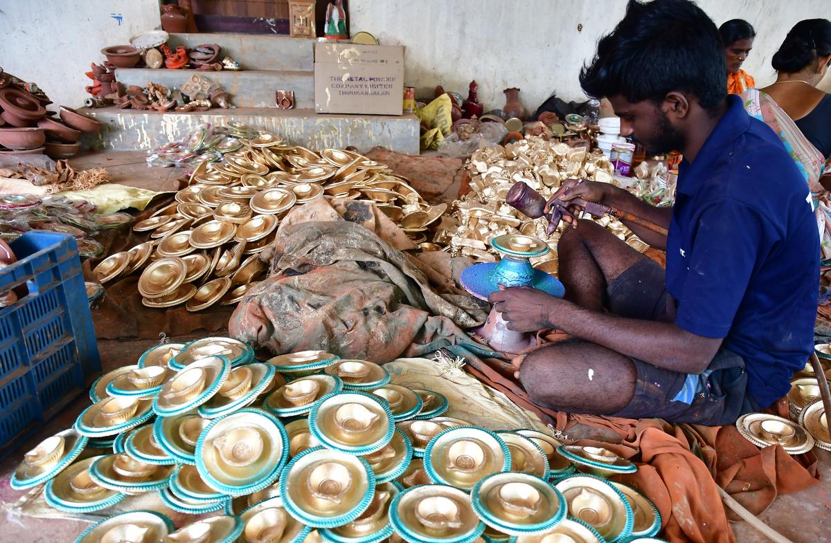 Potters happy as sale of earthen lamps picks up ahead of Karthigai Deepam