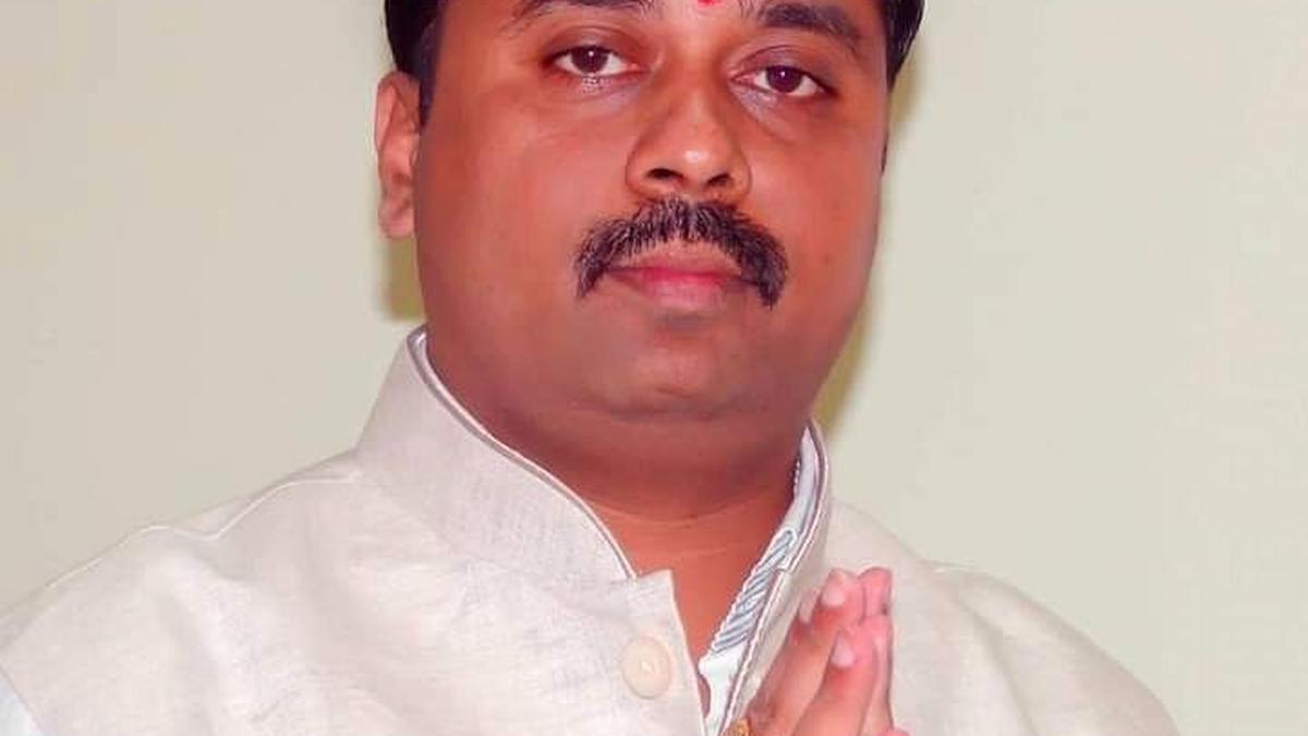 Expelled BJP leader Mallikarjun Khuba joins JD(S)