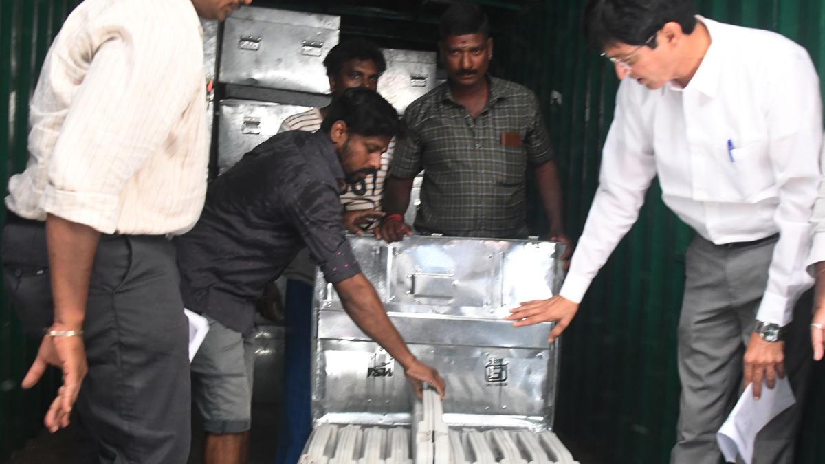 Chennai District Election Office begins transferring EVMs to strongrooms