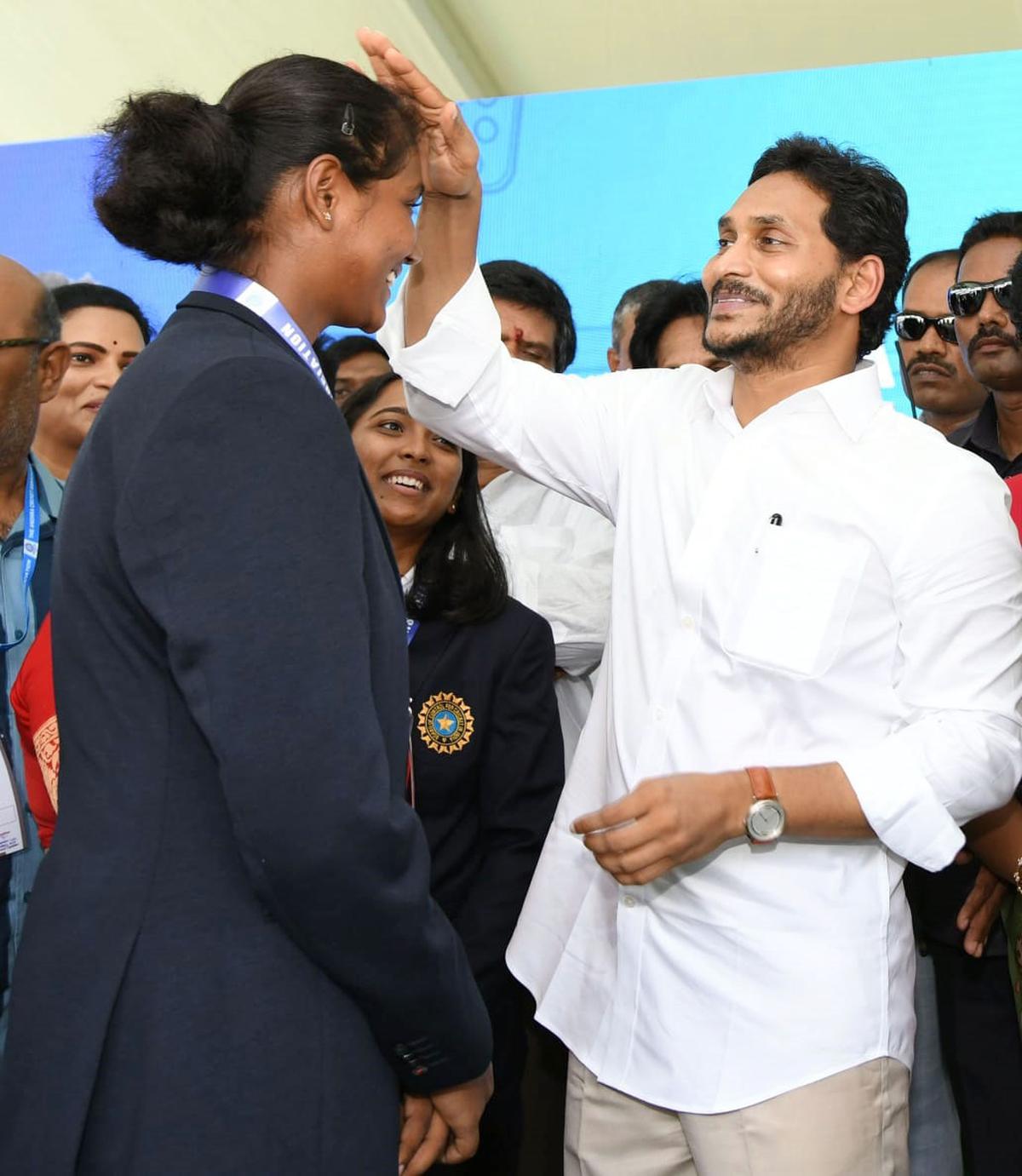 Jagan Mohan Reddy inaugurates slew of projects in whirlwind tour ...