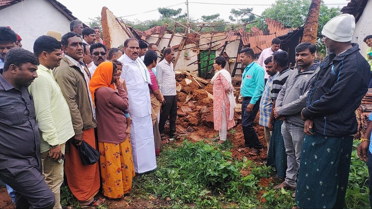 Rain in Karnataka: Woman dies after wall collapse in Arsikere