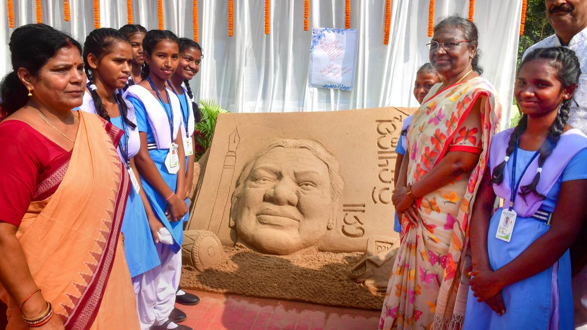 President Droupadi Murmu takes a trip down the memory lane; visits her alma mater, in Odisha