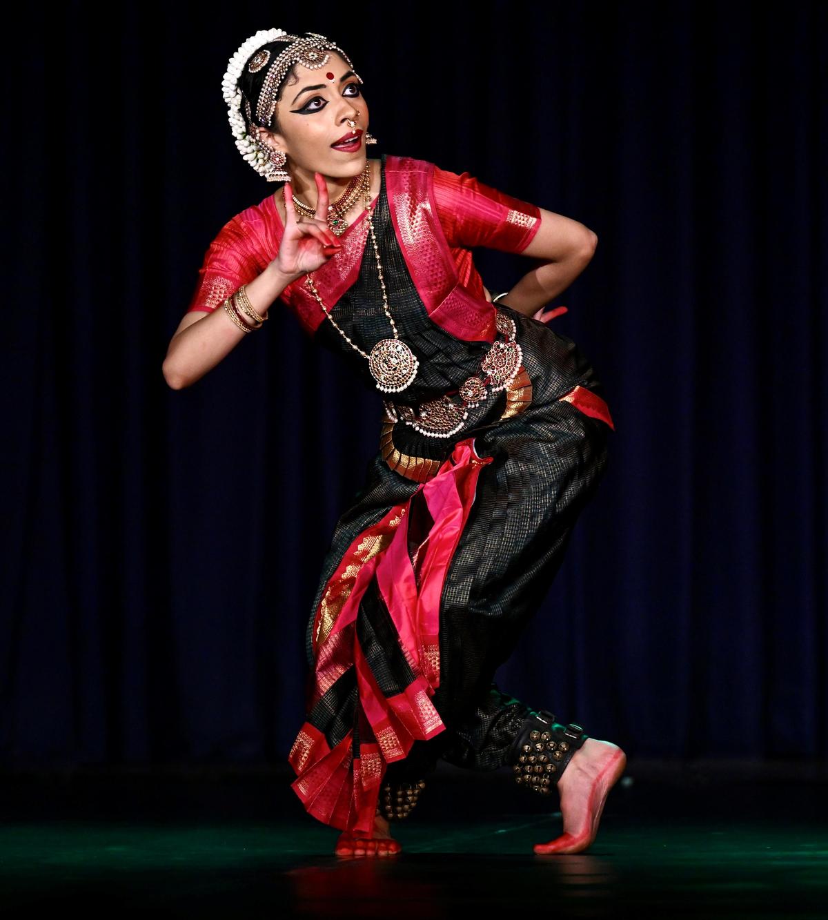 Divya Hoskere's portrayal as Abhisarika heroine was confident and beautiful