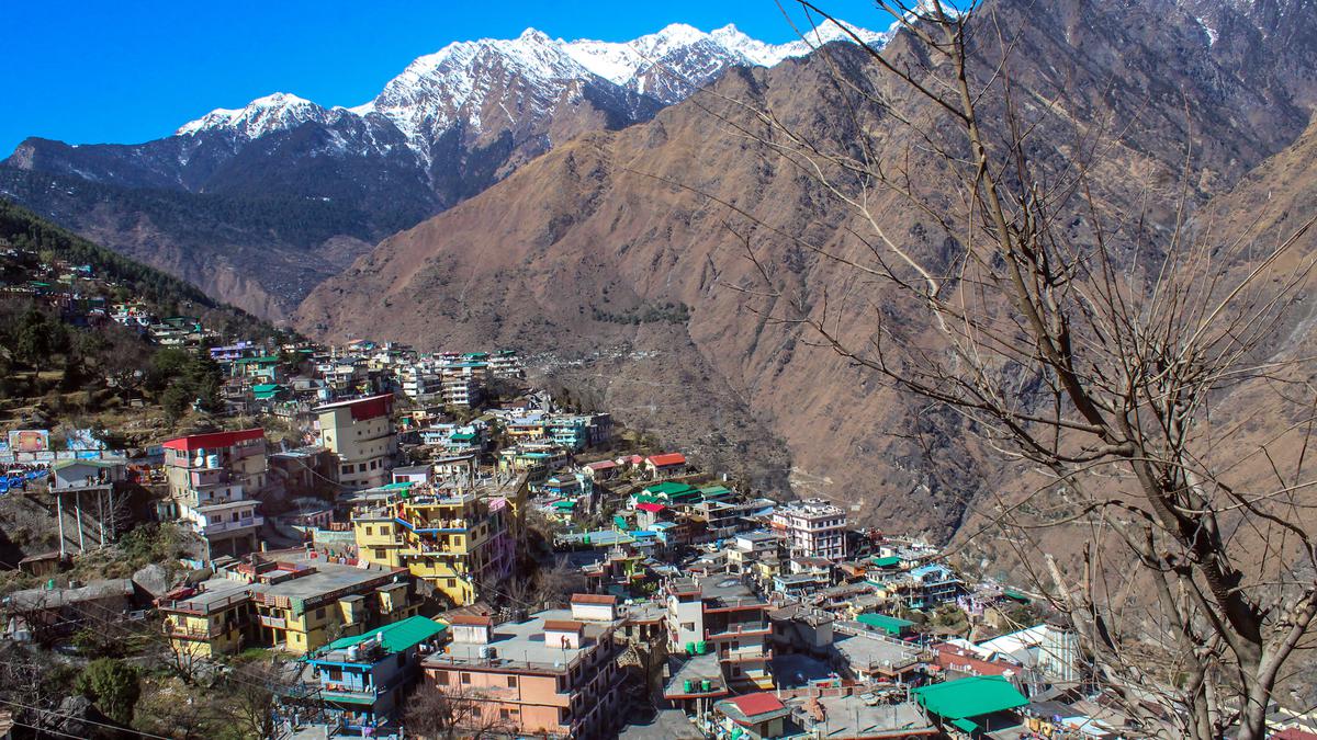 After Joshimath, wide cracks in Uttarkashi village cause panic