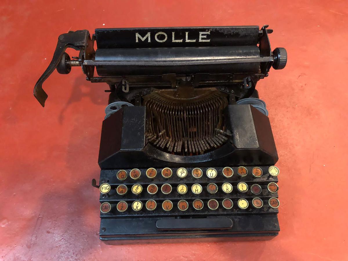 The Molle 3 typewriter