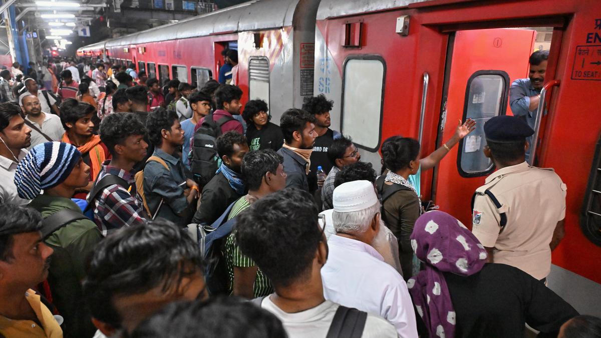 Two special trains with additional general coaches help passengers go to Tambaram
