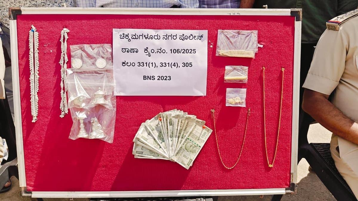 The gold jewellery and silver items recovered by . Chikkamagaluru Police arrest two wanted in theft cases and recover valuables worth over ₹32 lakh lakh from them. Photo by special arrangement