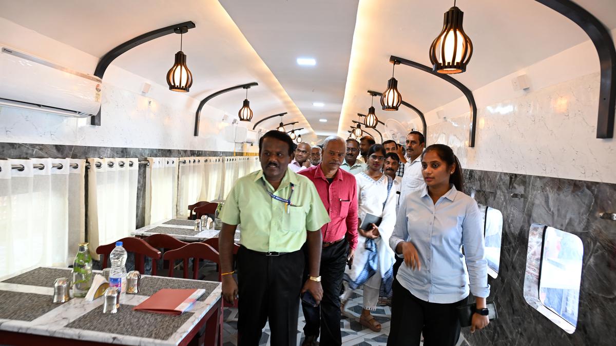 Visitors to Tiruchi Rail Museum can now enjoy their refreshments at a ‘Restaurant on Coach’