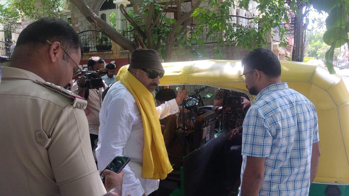 Kannada activist Vatal Nagaraj arrested amidst high drama in a case over a protest dating back to 2021