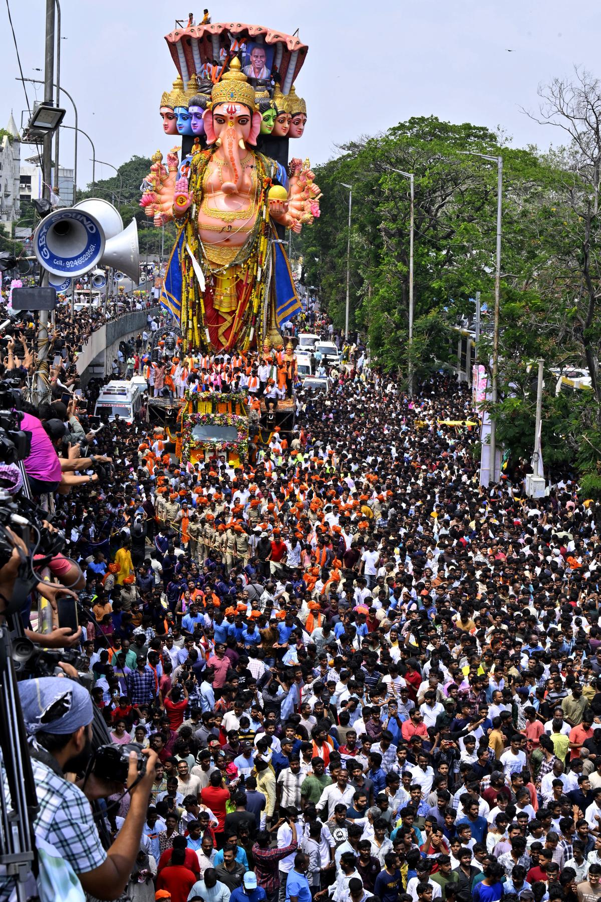 The immersion procession of Khairatabad Ganesh idol began around 7 a.m. of Tuesday (September 17, 2024).