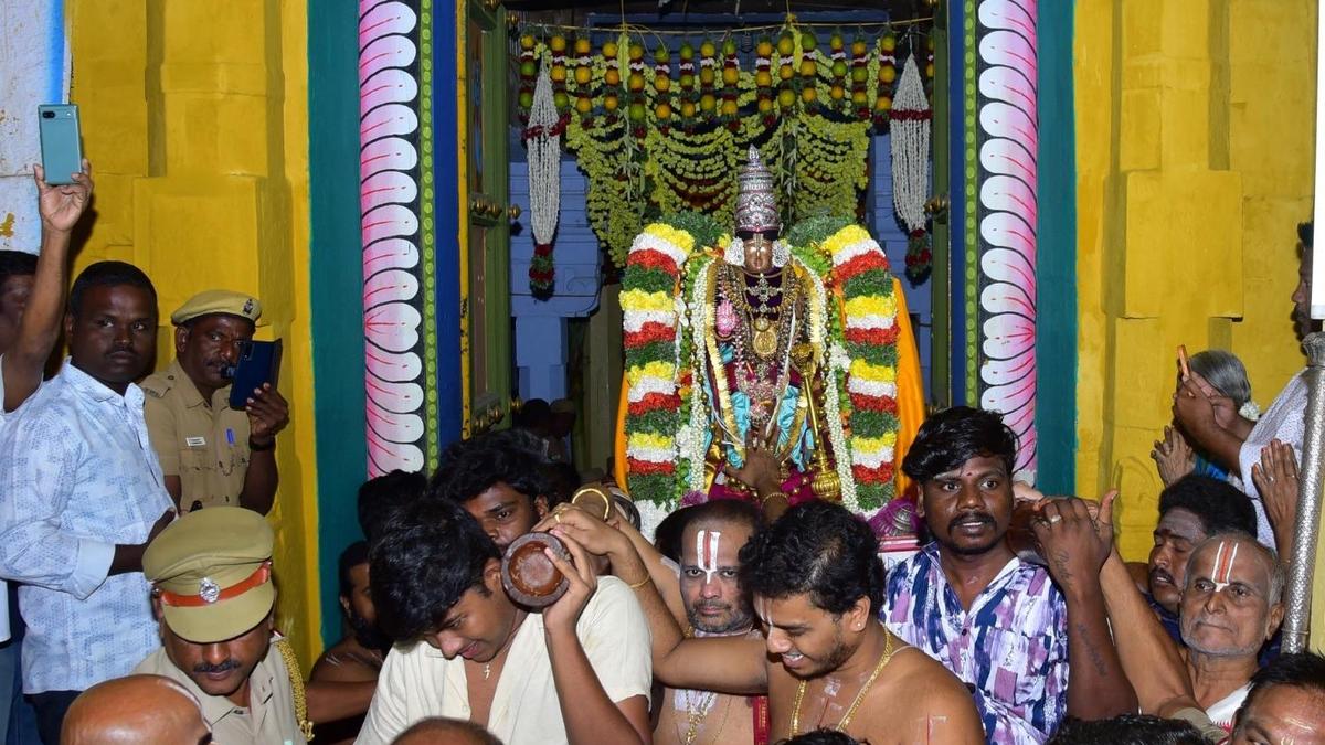 Andal temple witnesses large turnout of devotees on Vaikunta Ekadasi