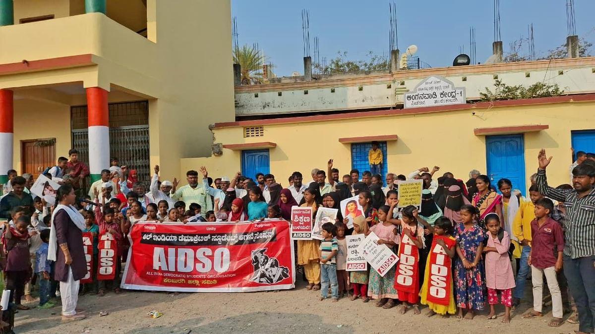 Villagers protest against closure of govt. schools in Sitnoor