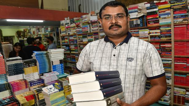 ‘Bookworm Krishna’ completes 25 years selling books